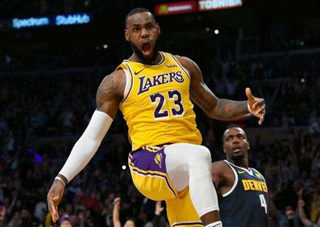  湖人逆转勇士夺季前赛首胜，詹姆斯准三双显威力  